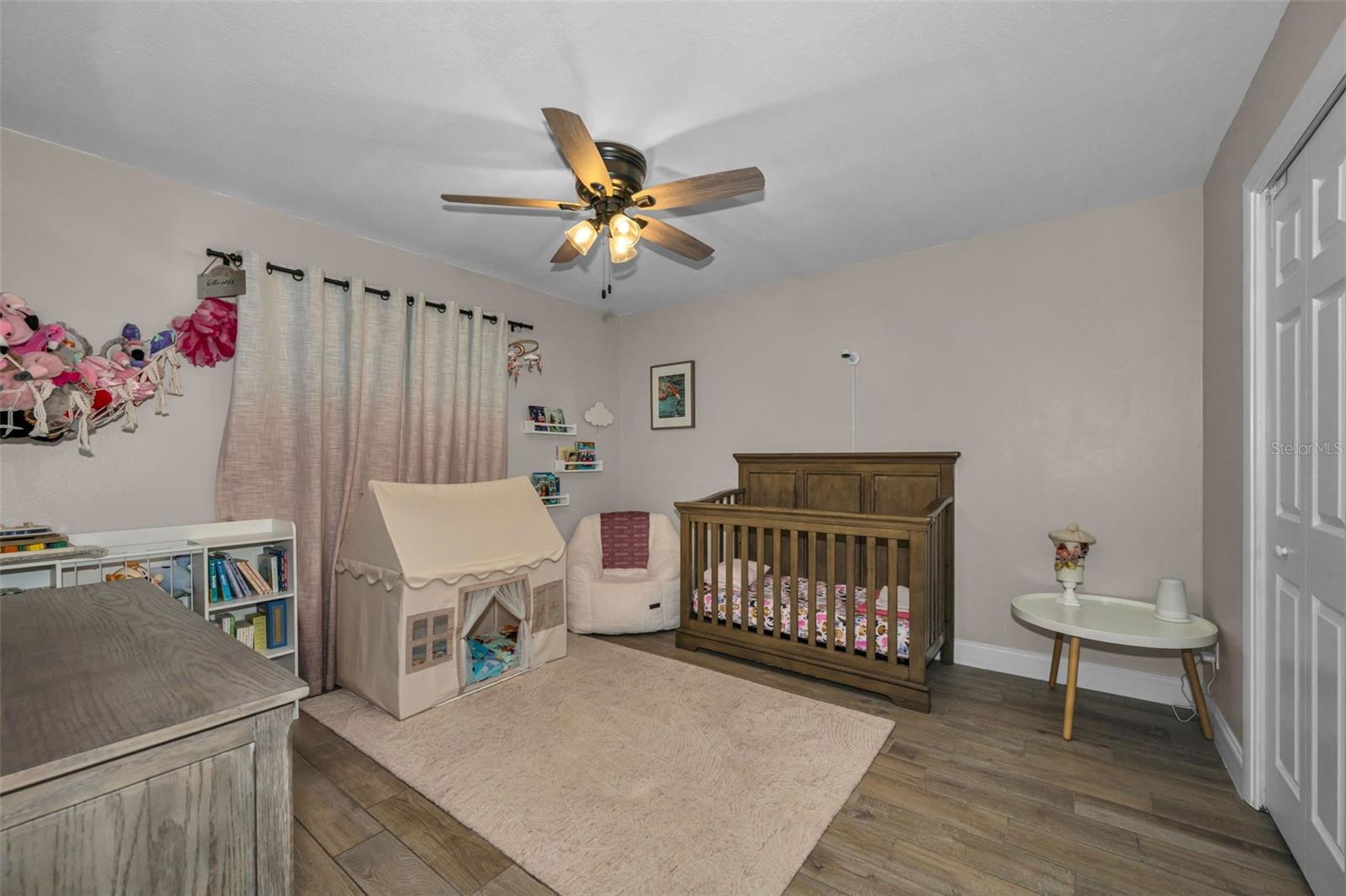 Image 33 of 75 For 2823 Challenger Drive