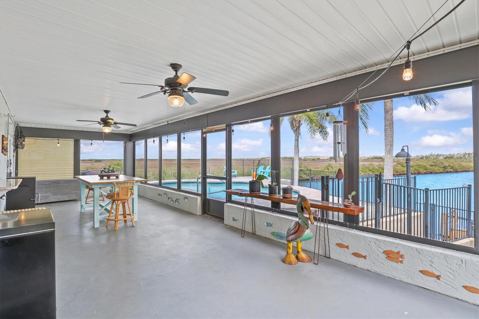Image 12 of 61 For 15722 Donzi Drive