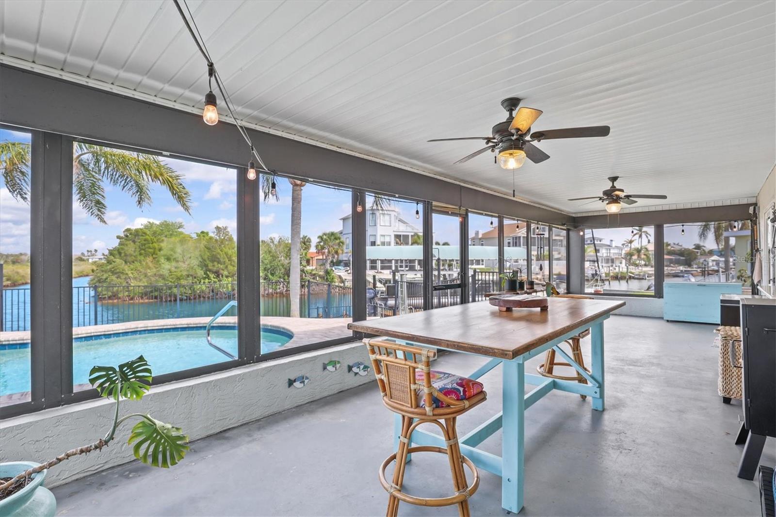 Image 14 of 61 For 15722 Donzi Drive