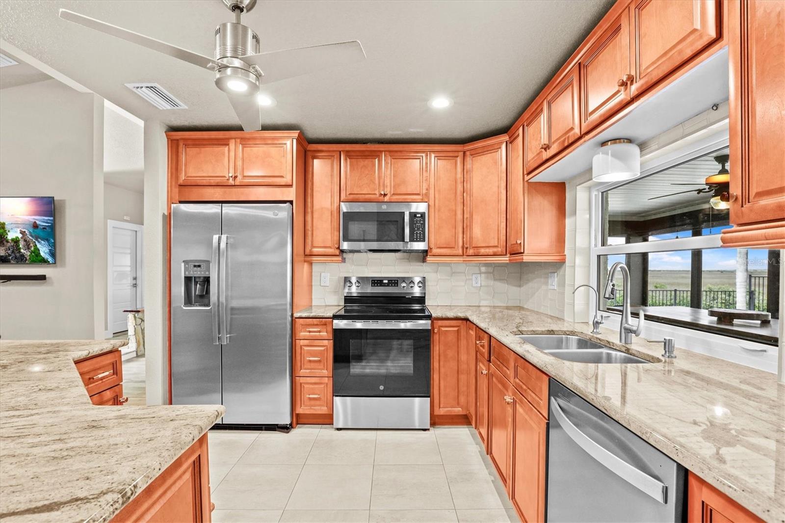 Image 28 of 61 For 15722 Donzi Drive