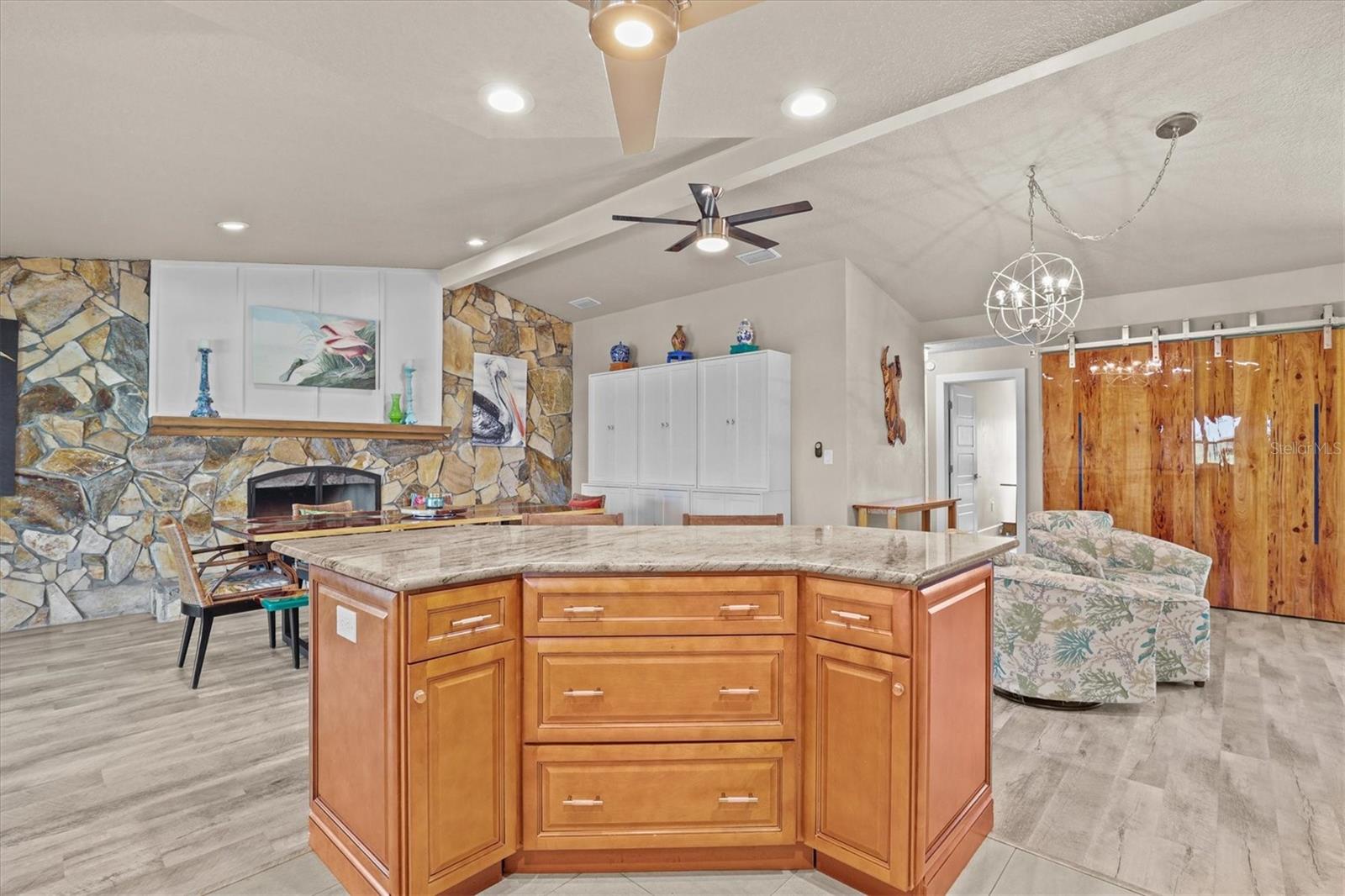 Image 30 of 61 For 15722 Donzi Drive