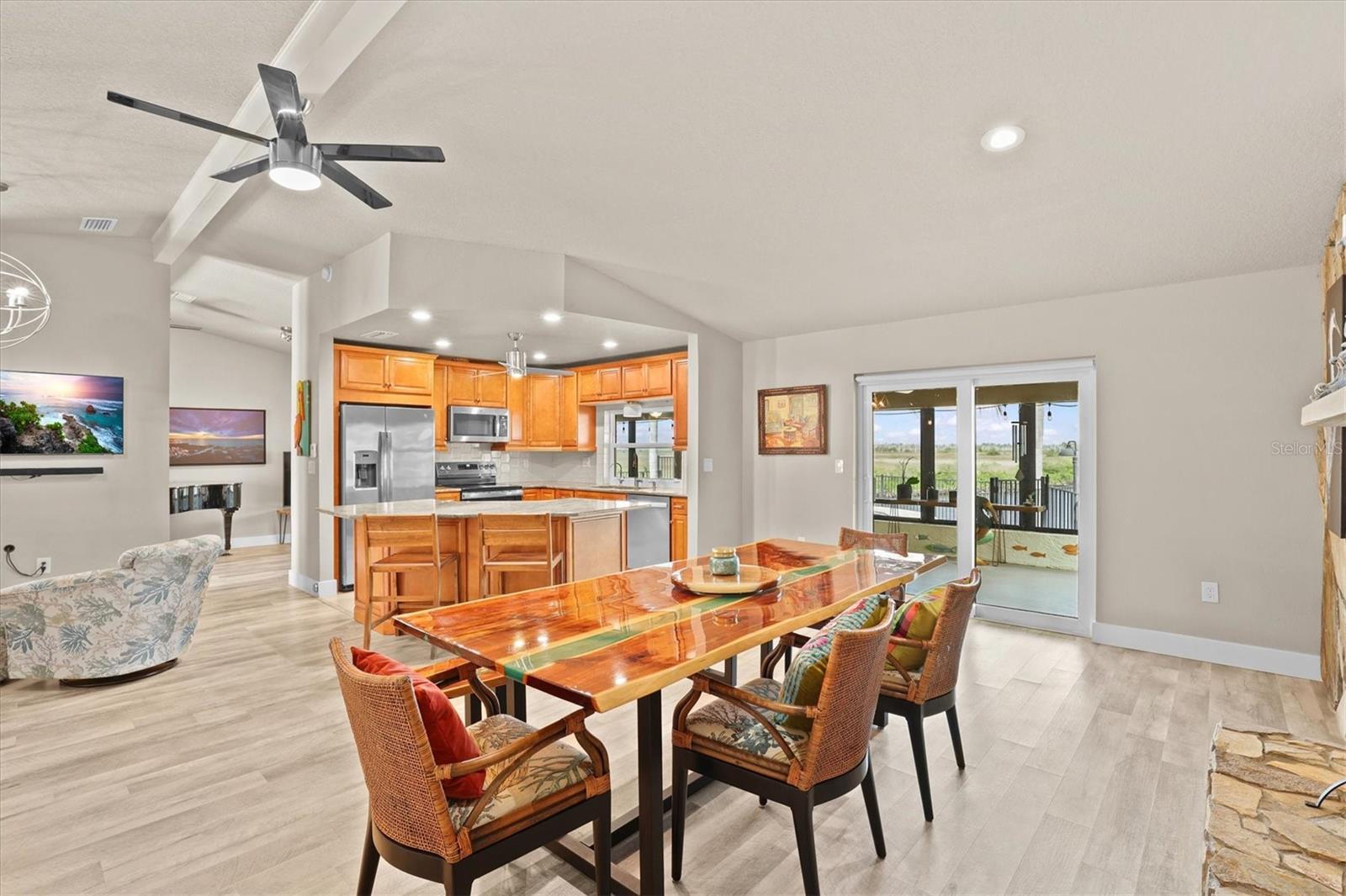 Image 32 of 61 For 15722 Donzi Drive