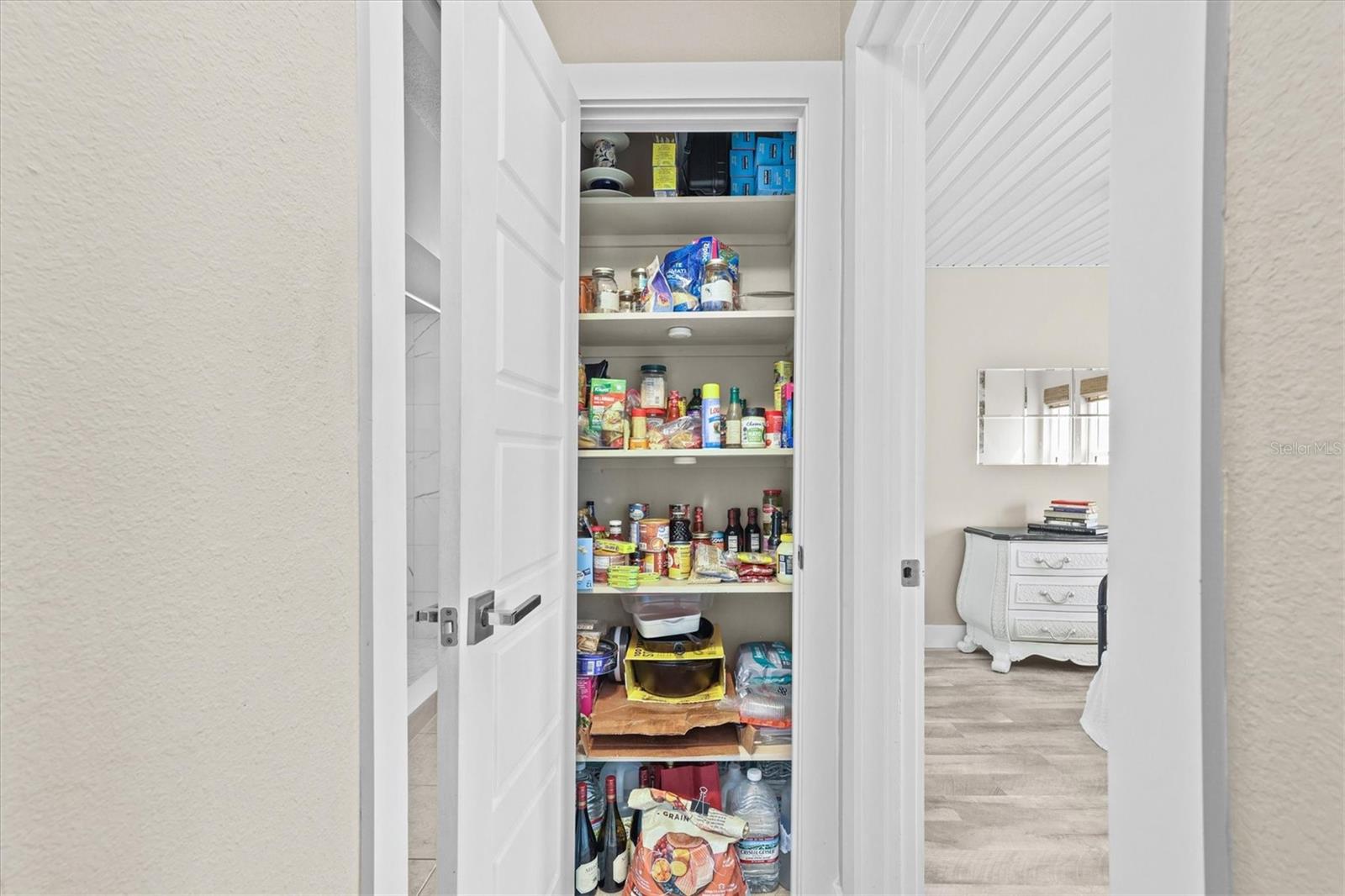Image 35 of 61 For 15722 Donzi Drive