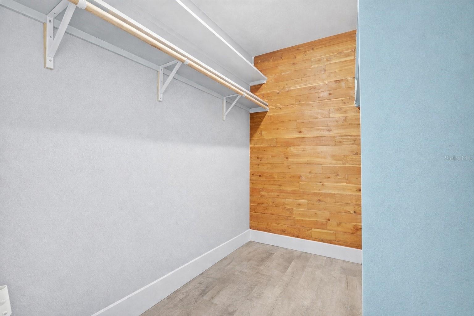 Image 38 of 61 For 15722 Donzi Drive