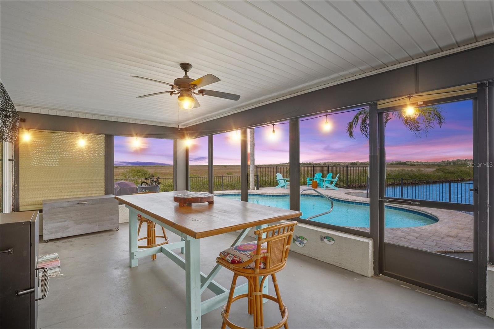 Image 4 of 61 For 15722 Donzi Drive