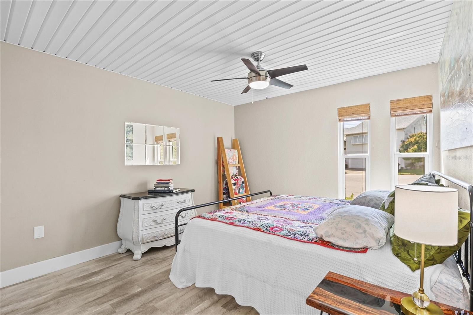 Image 41 of 61 For 15722 Donzi Drive