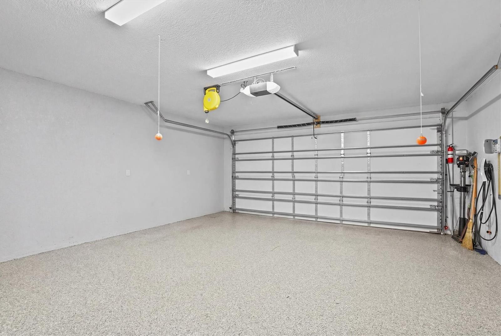 Image 48 of 61 For 15722 Donzi Drive