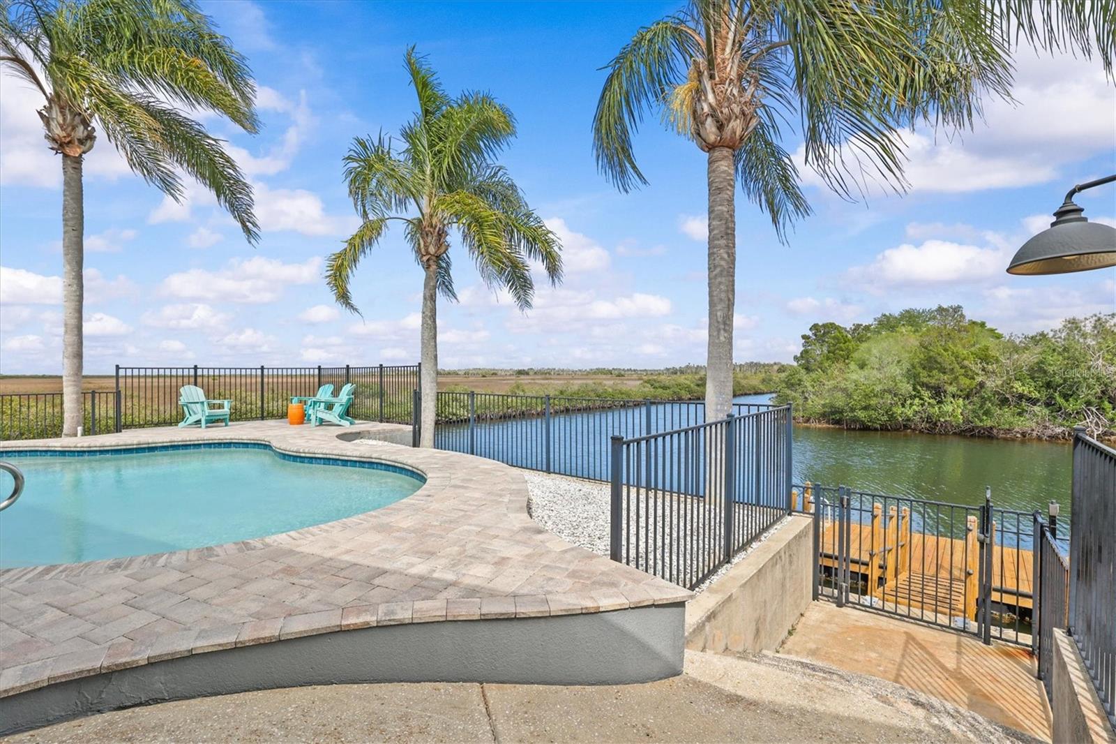 Image 5 of 61 For 15722 Donzi Drive