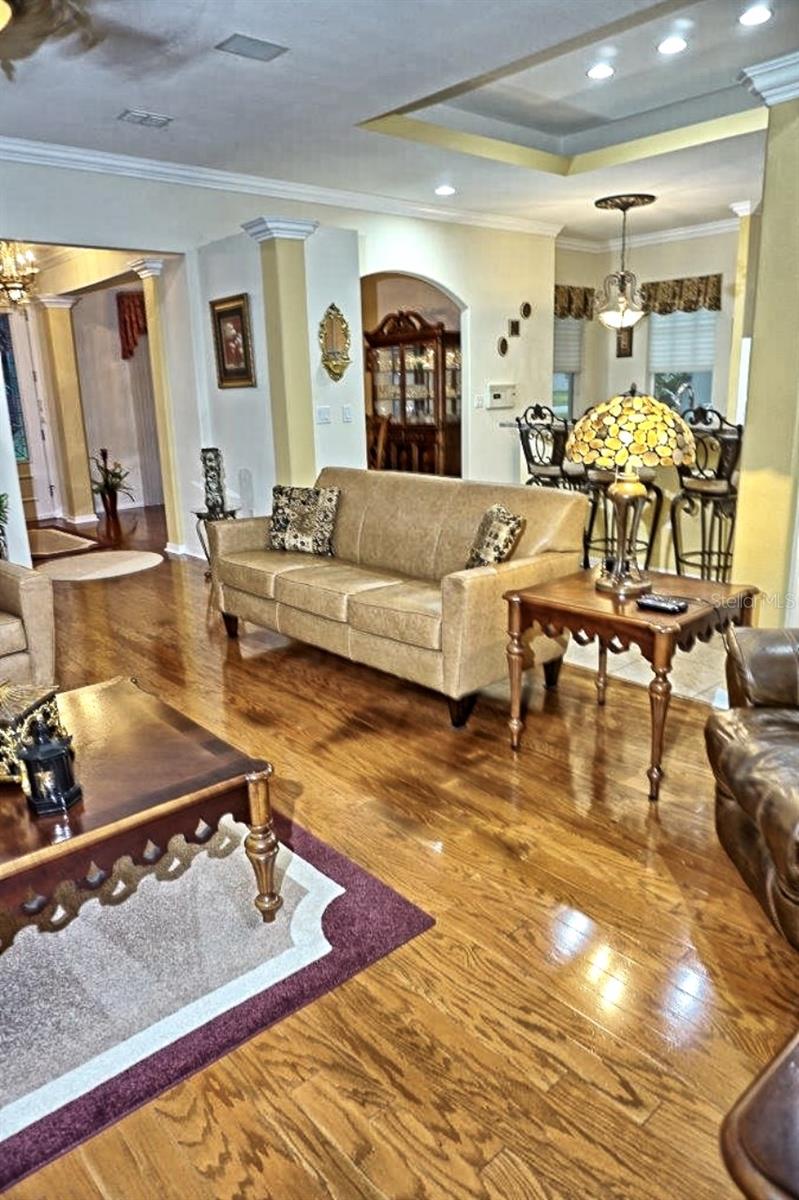 Image 11 of 76 For 6402 Barcellona Road