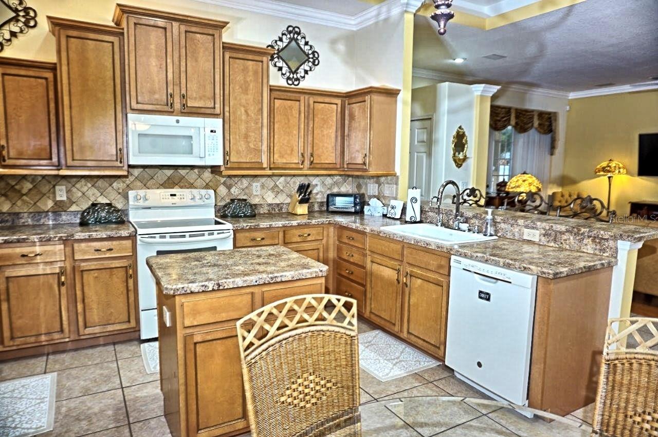 Image 12 of 76 For 6402 Barcellona Road