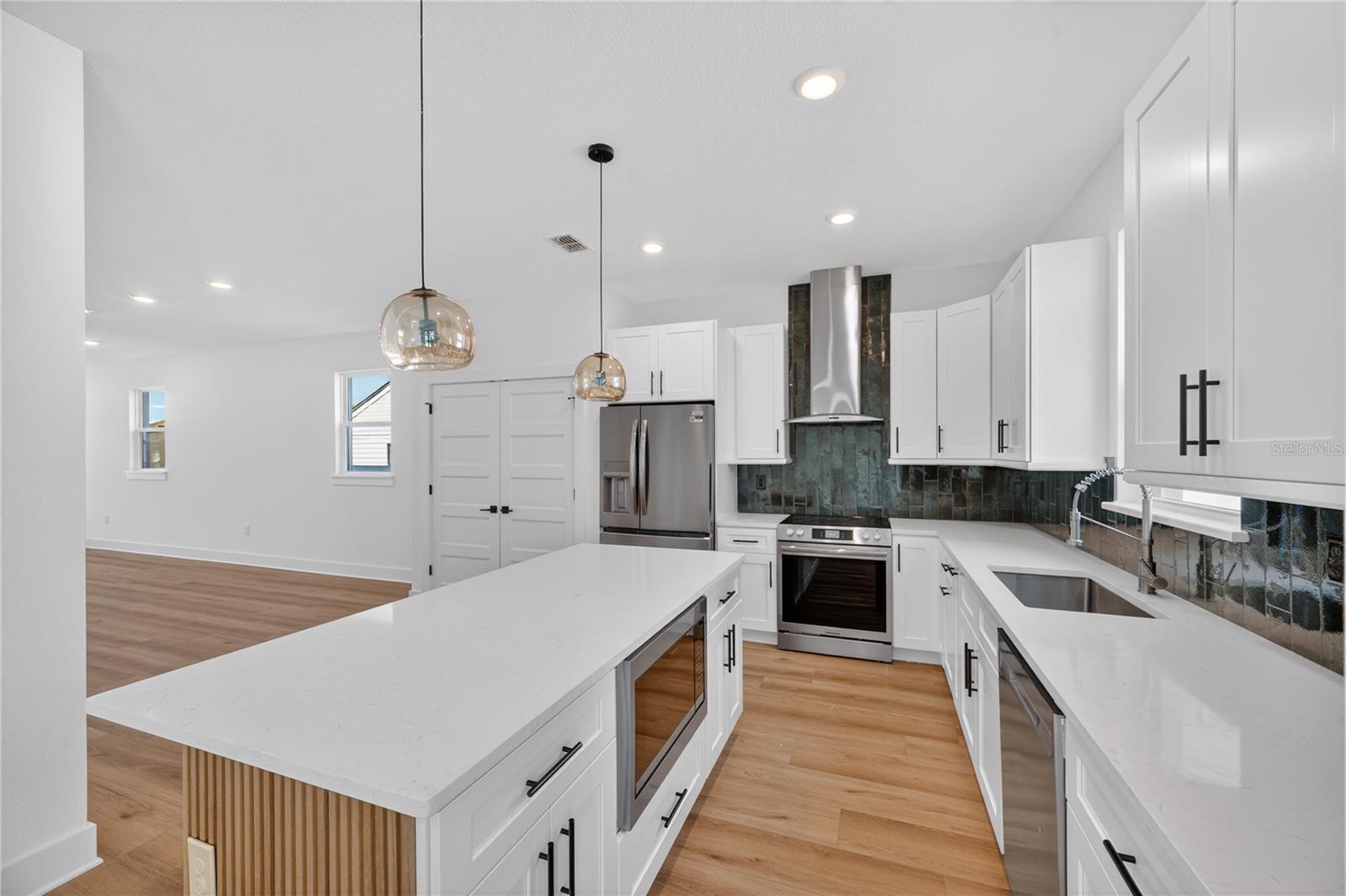 Image 18 of 72 For 4181 56th Avenue N
