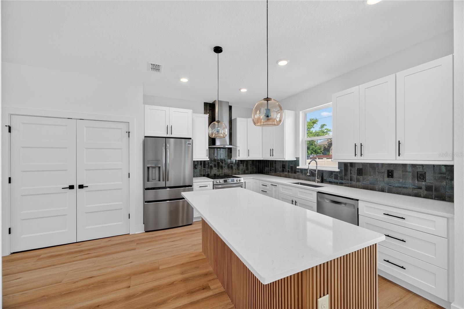 Image 19 of 72 For 4181 56th Avenue N