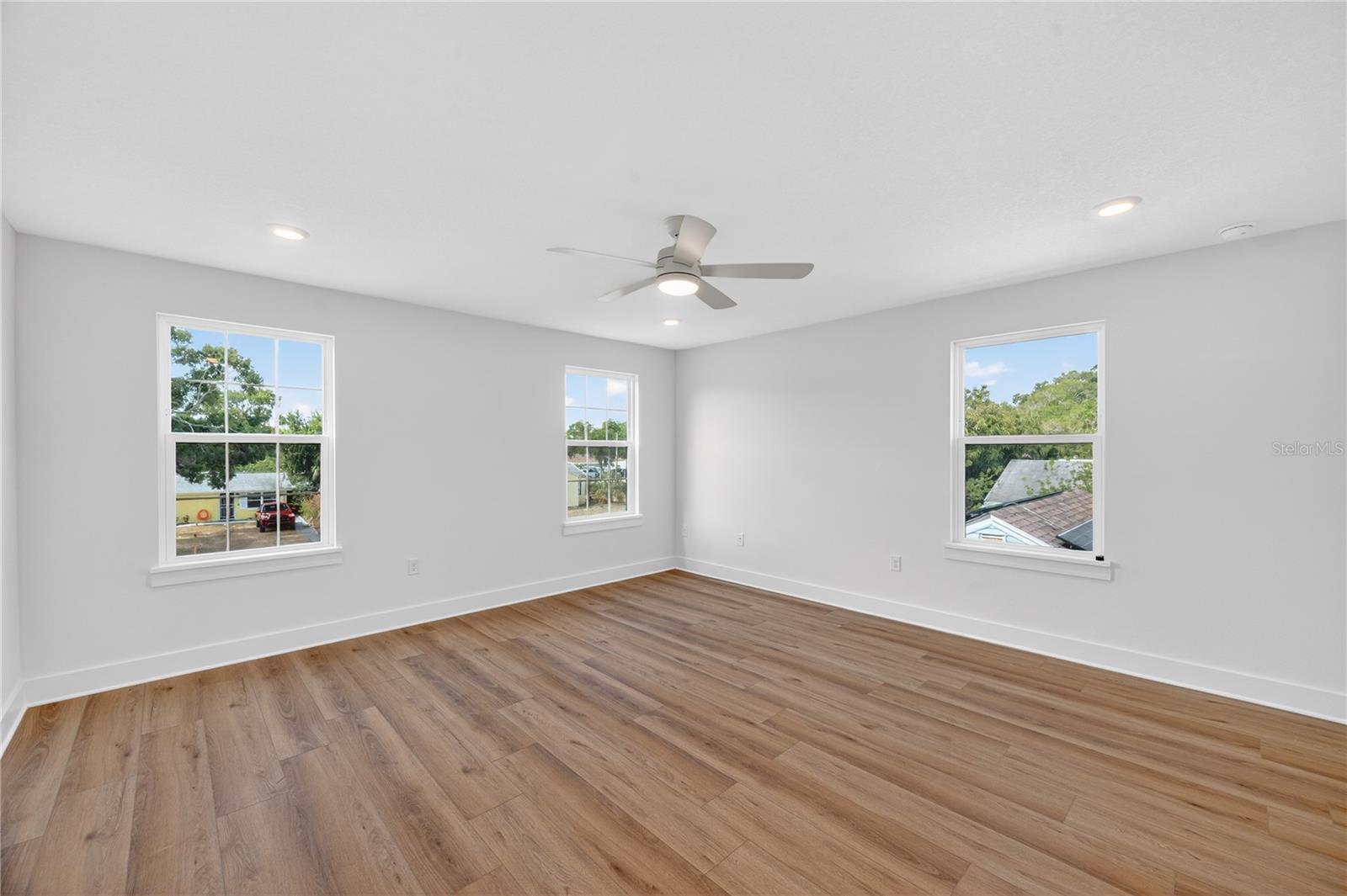 Image 29 of 72 For 4181 56th Avenue N