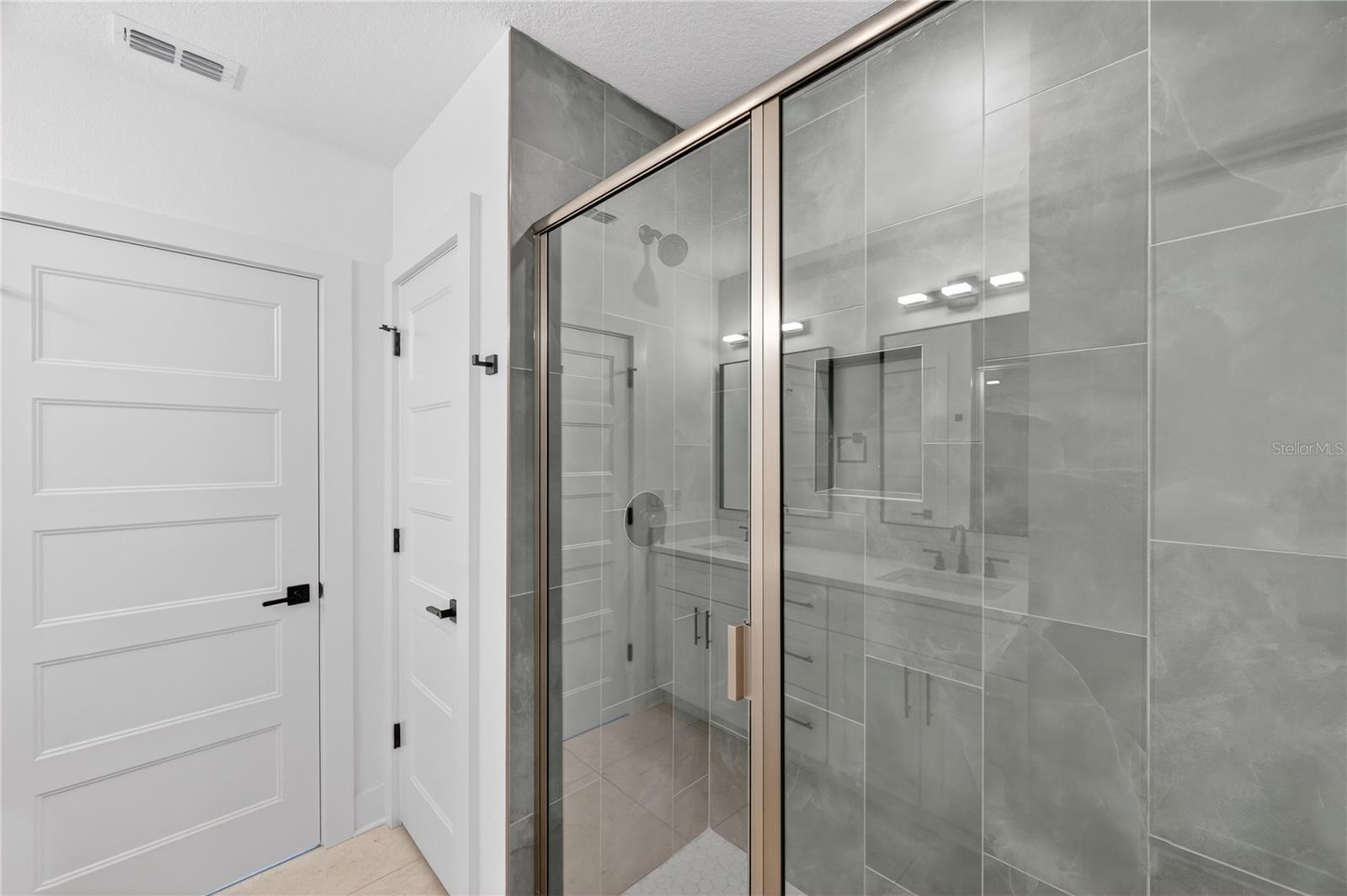 Image 36 of 72 For 4181 56th Avenue N