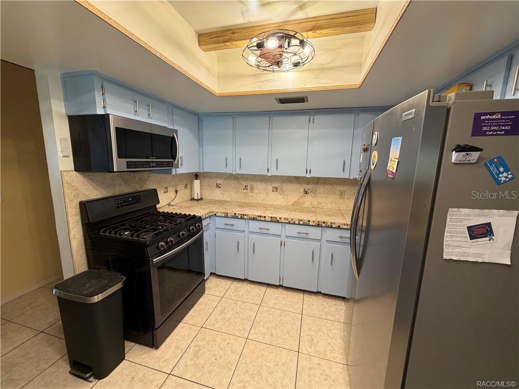 Image 15 of 70 For 7533 Applewood Drive