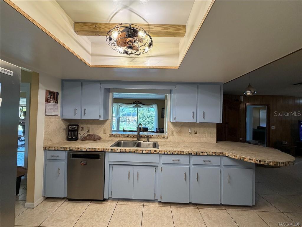Image 17 of 70 For 7533 Applewood Drive
