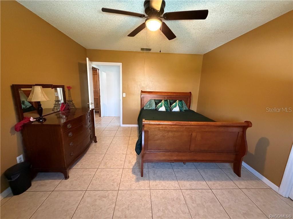 Image 35 of 70 For 7533 Applewood Drive