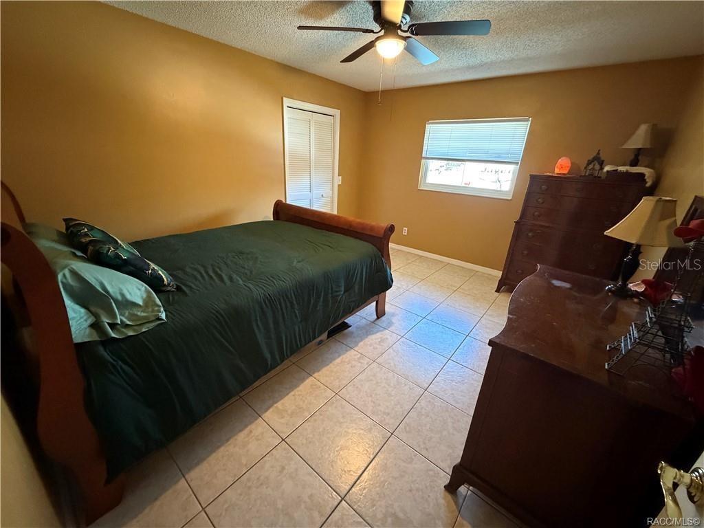 Image 36 of 70 For 7533 Applewood Drive