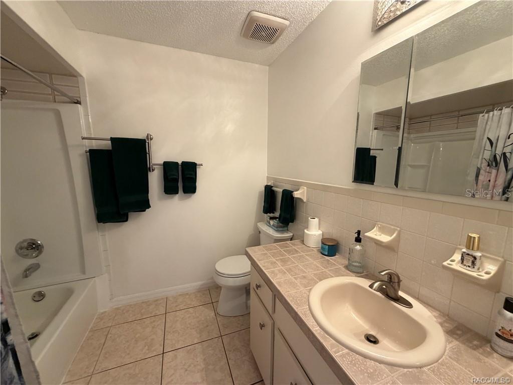 Image 40 of 70 For 7533 Applewood Drive