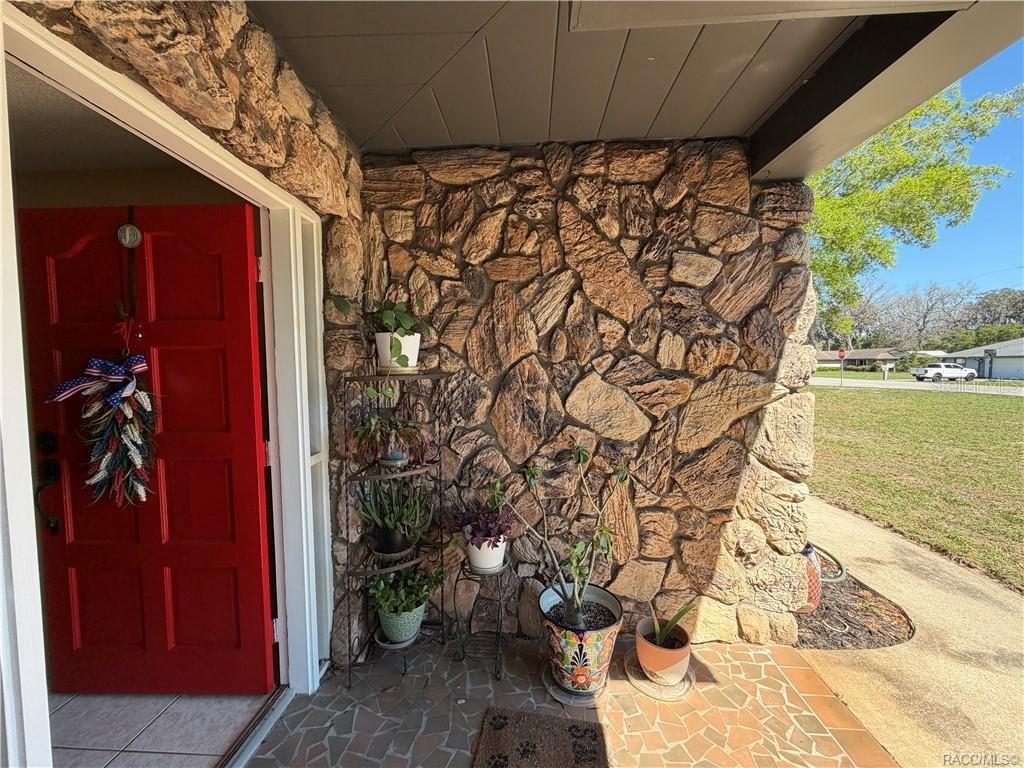 Image 5 of 70 For 7533 Applewood Drive