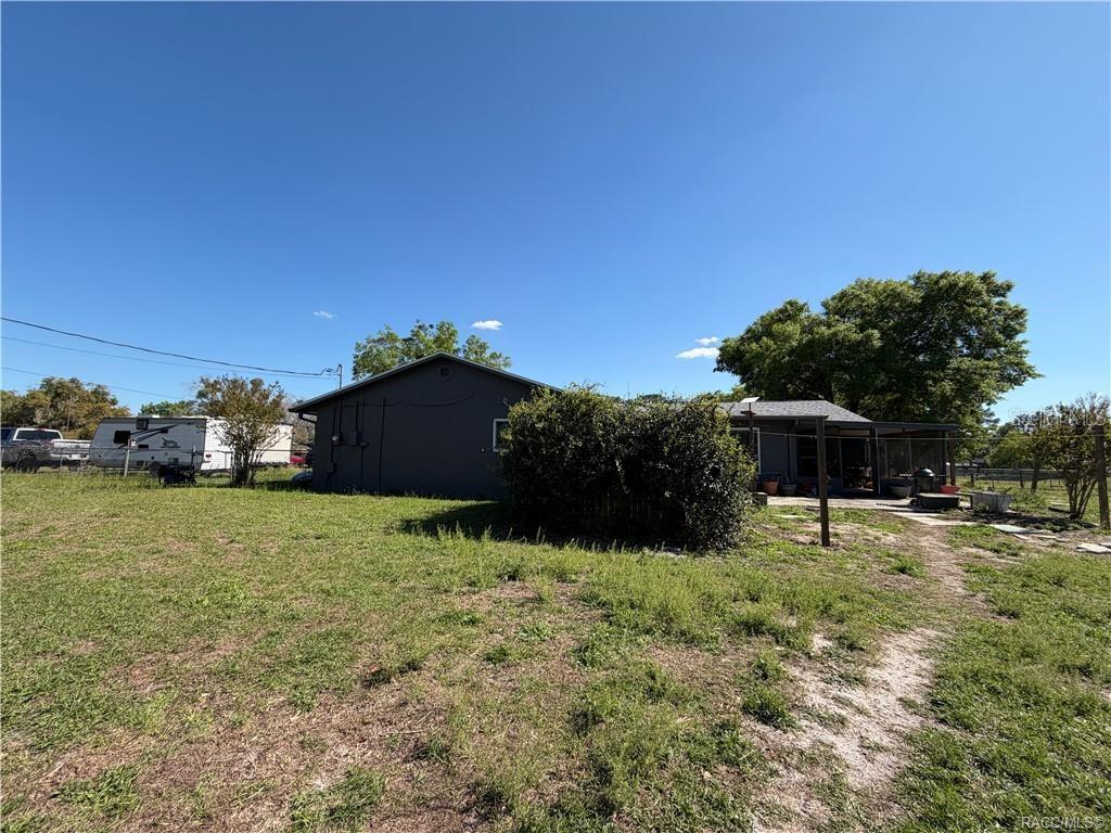 Image 57 of 70 For 7533 Applewood Drive