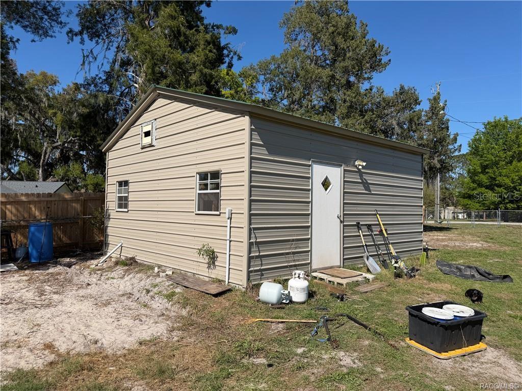 Image 60 of 70 For 7533 Applewood Drive