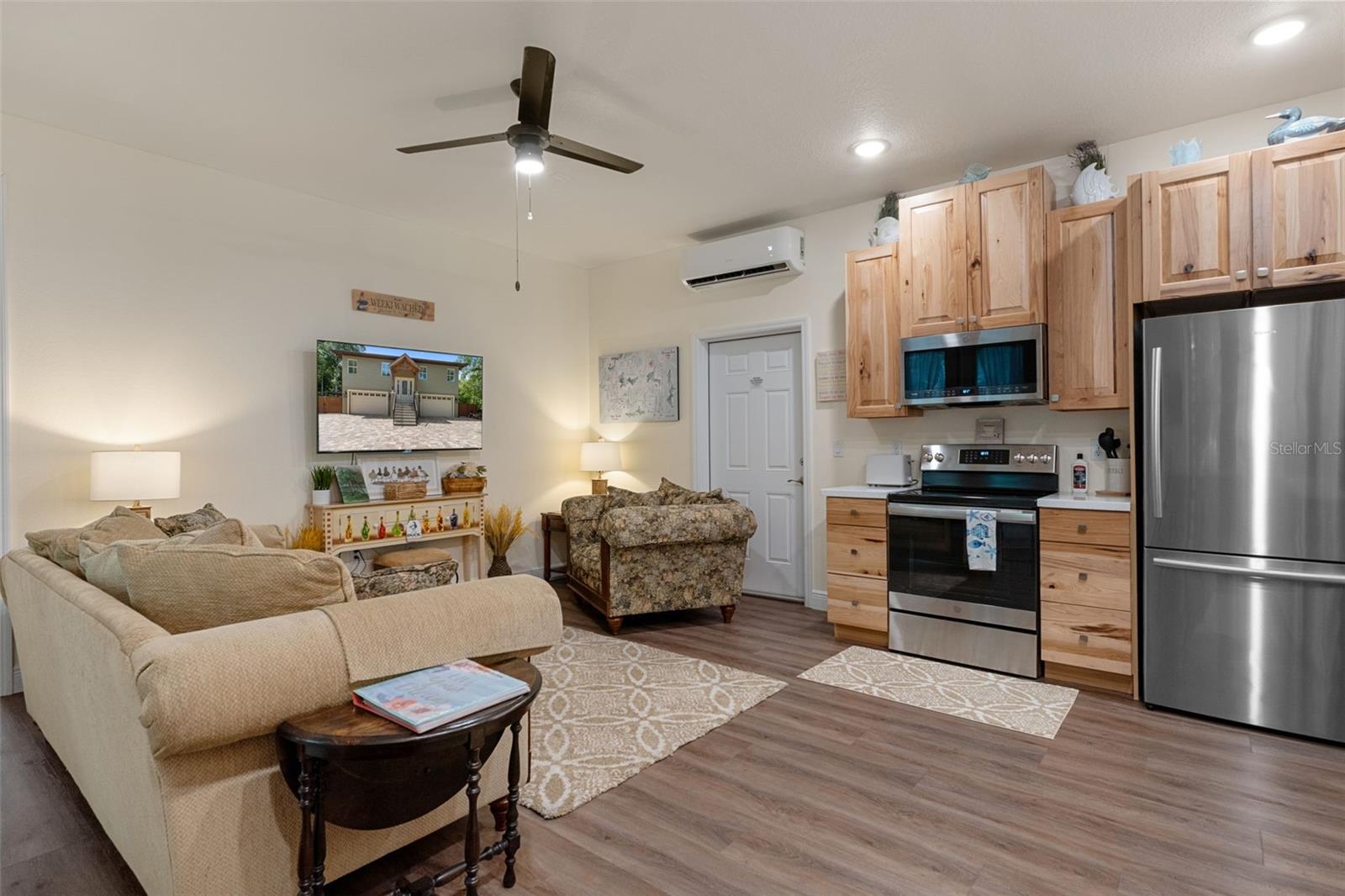 Image 43 of 91 For 6762 Richard Drive