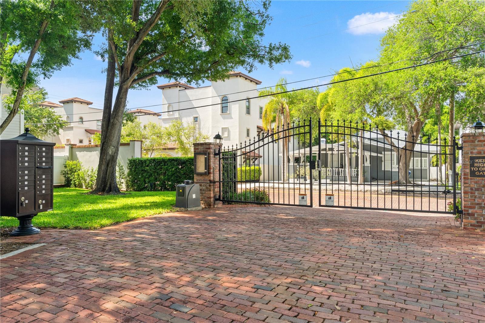 Image 2 of 54 For 2920 El Prado Boulevard 11