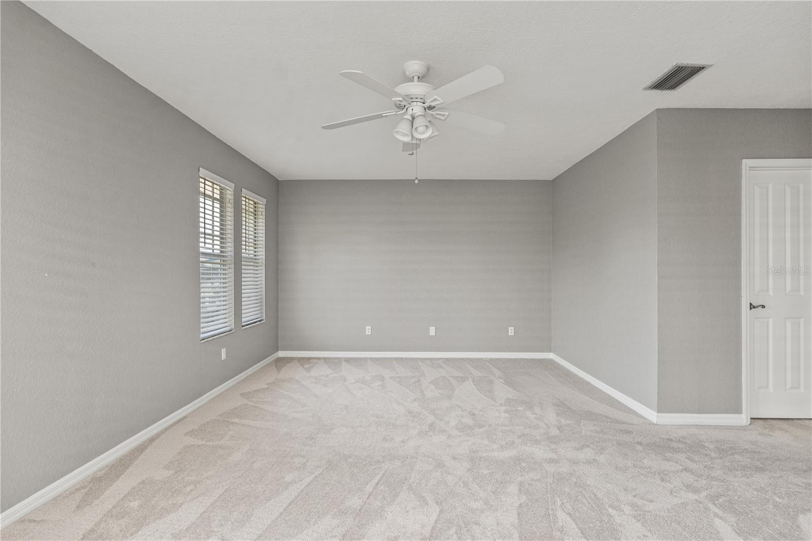 Image 31 of 54 For 2920 El Prado Boulevard 11