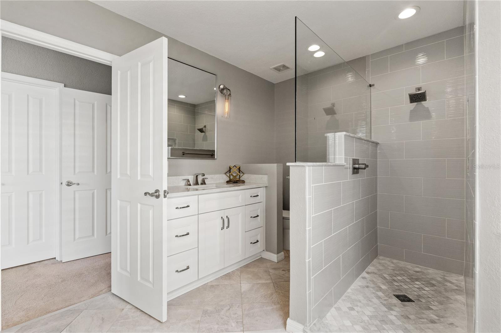 Image 33 of 54 For 2920 El Prado Boulevard 11