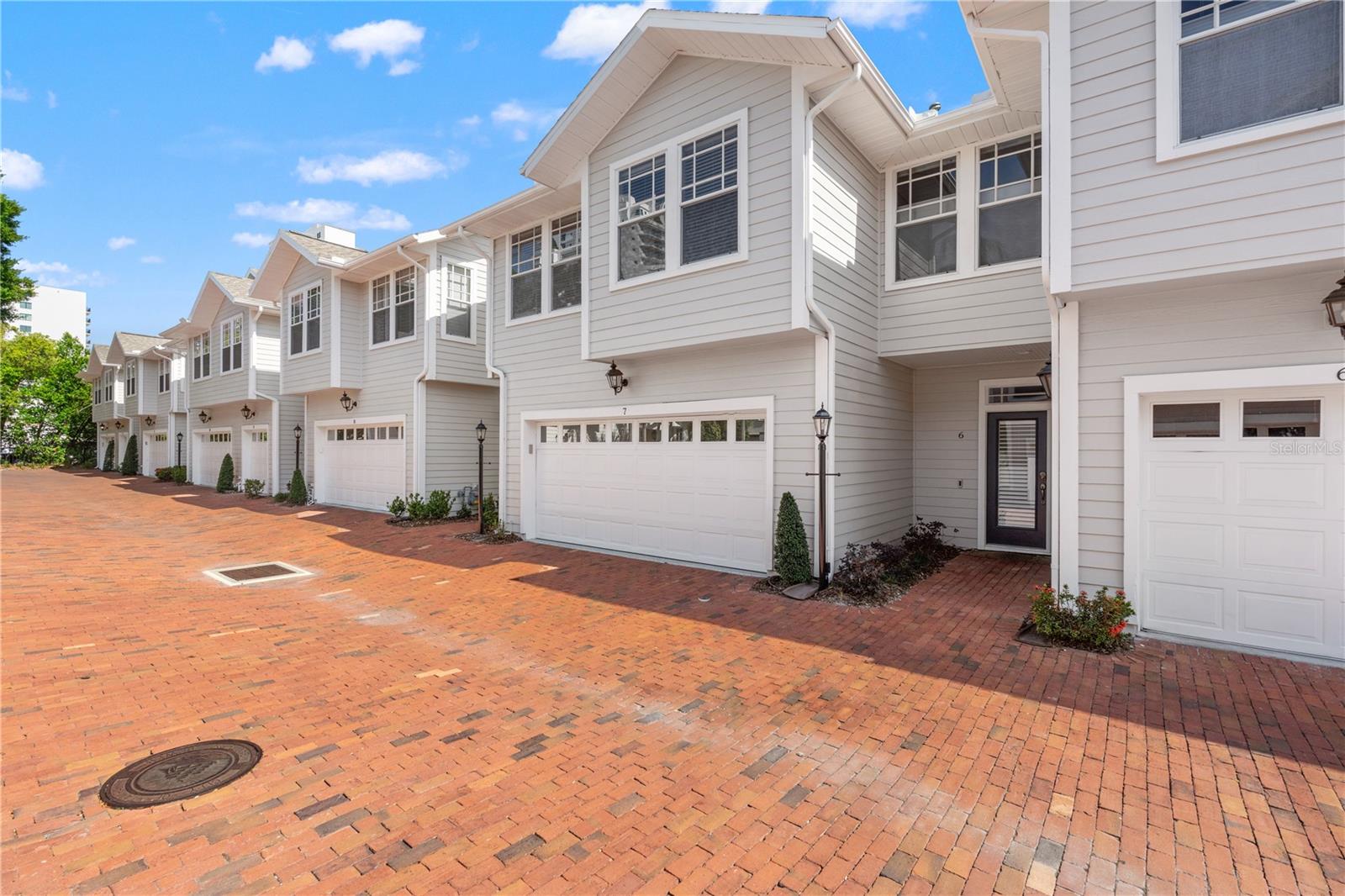 Image 7 of 54 For 2920 El Prado Boulevard 11
