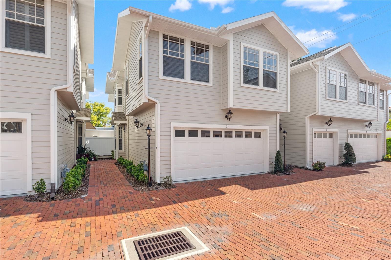 Image 8 of 54 For 2920 El Prado Boulevard 11