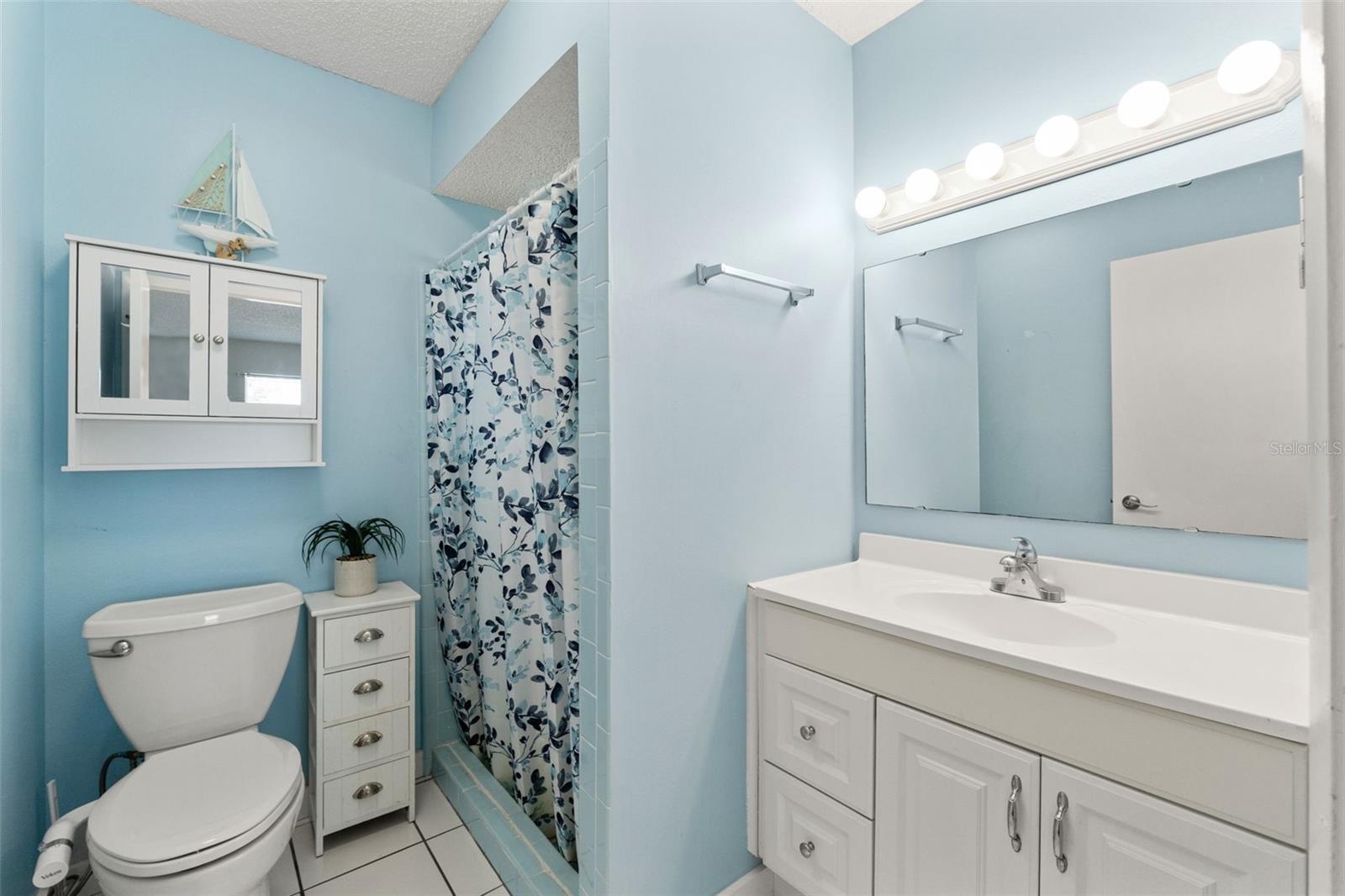Image 13 of 38 For 10520 Springwood Drive