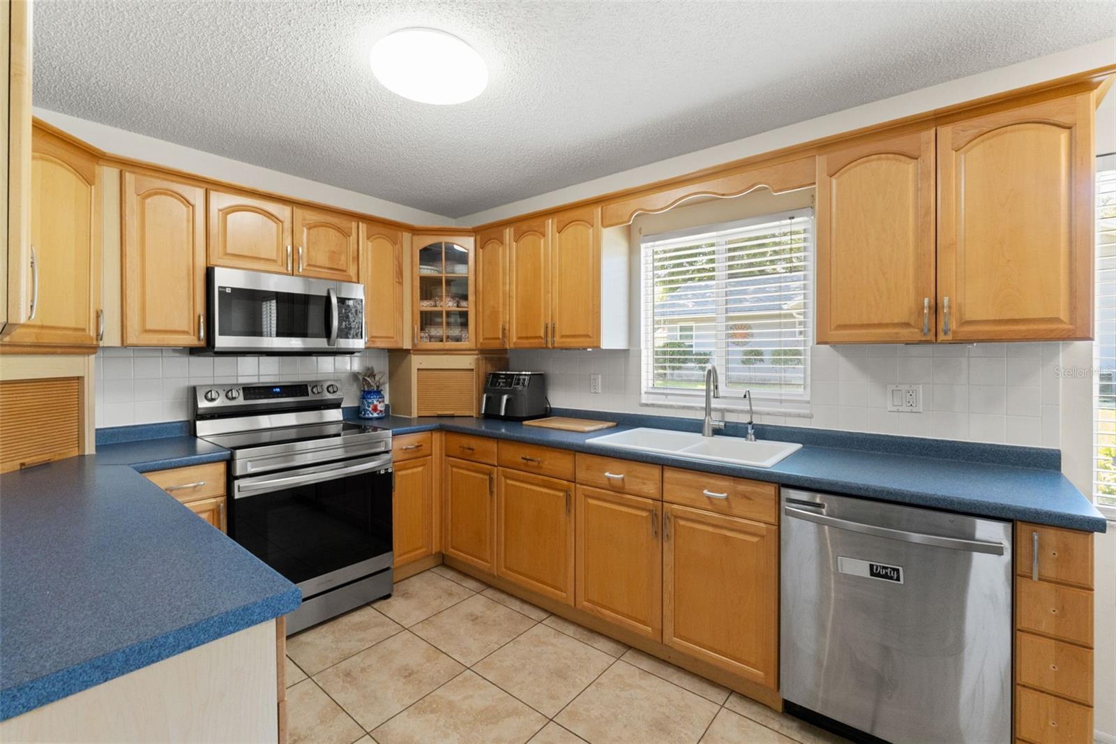Image 14 of 38 For 10520 Springwood Drive