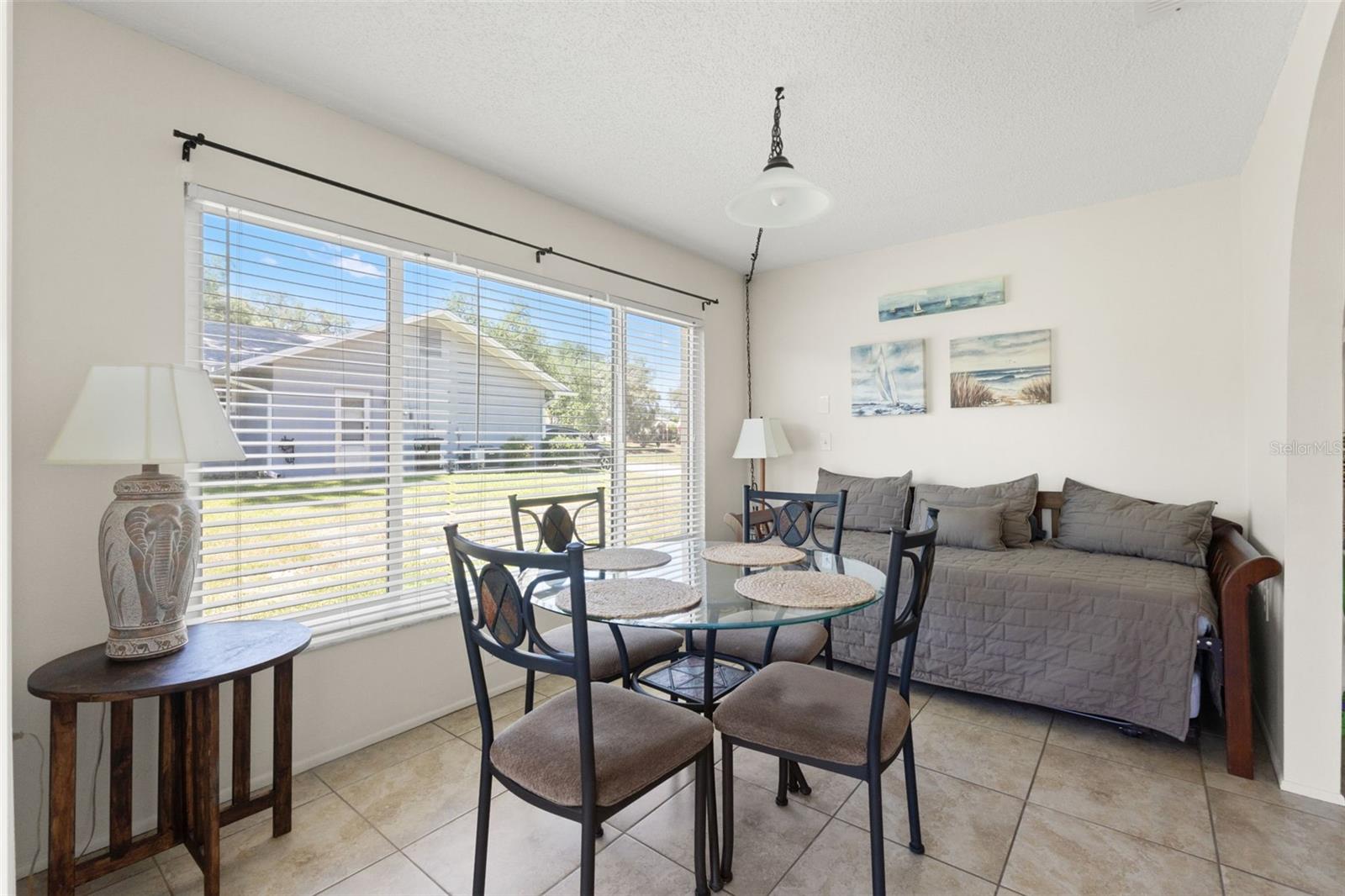 Image 21 of 38 For 10520 Springwood Drive