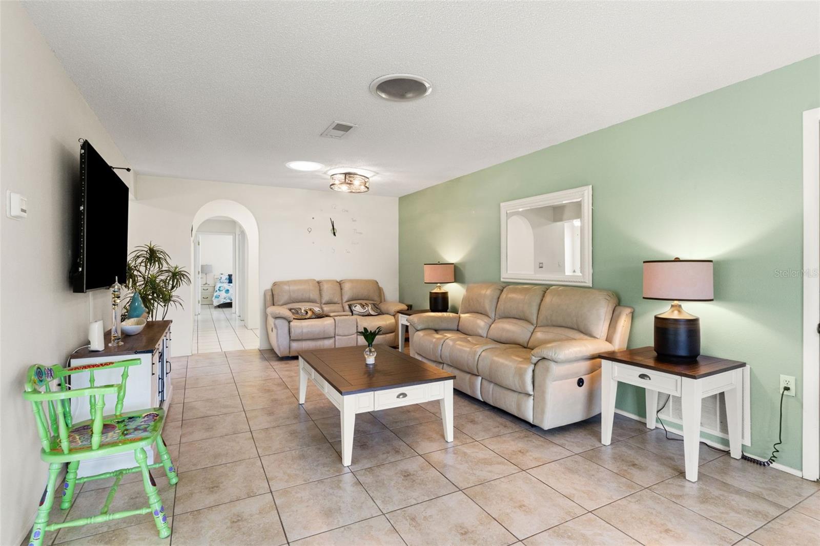 Image 25 of 38 For 10520 Springwood Drive