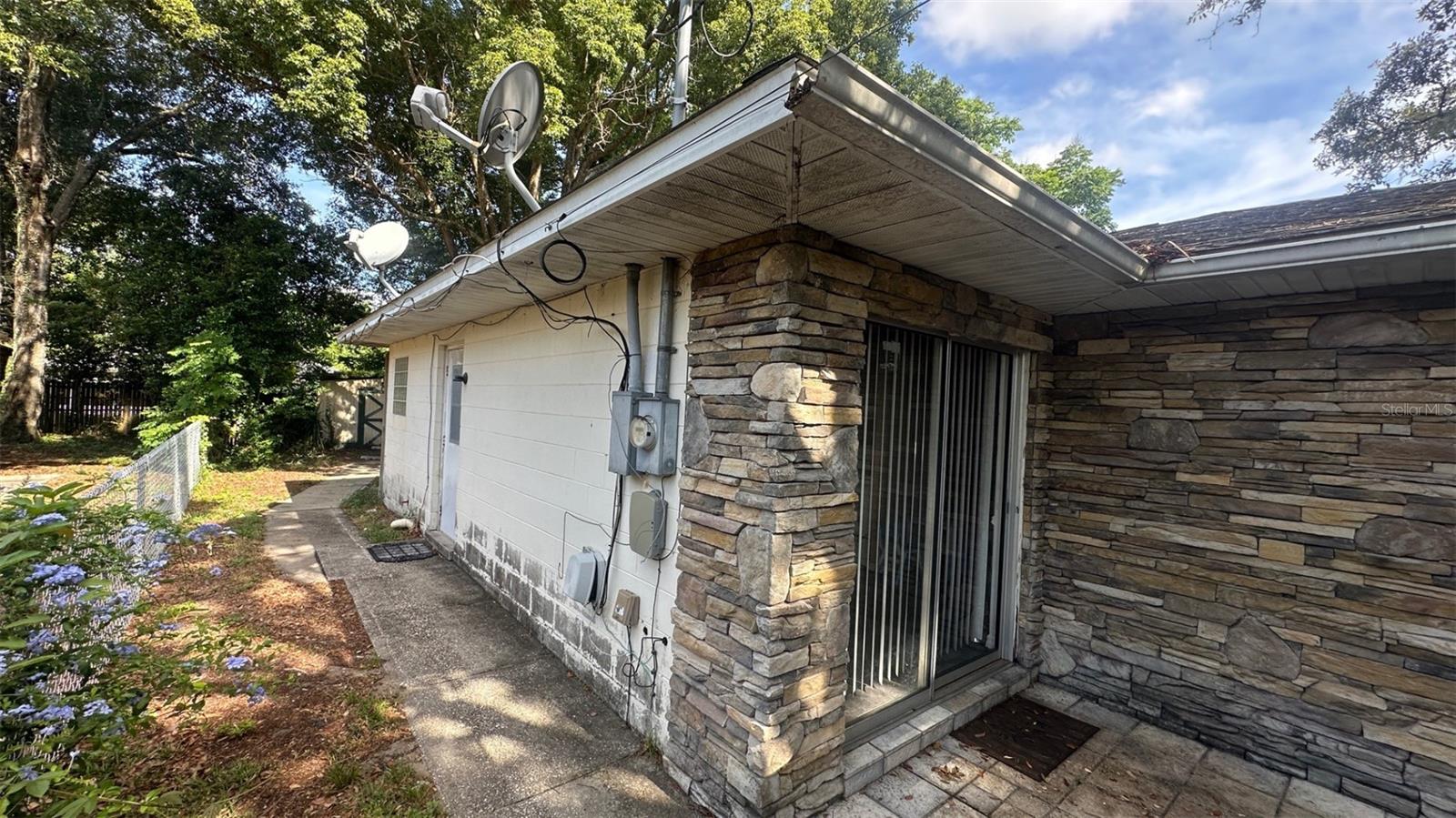 Image 2 of 15 For 205 Pinecrest Road