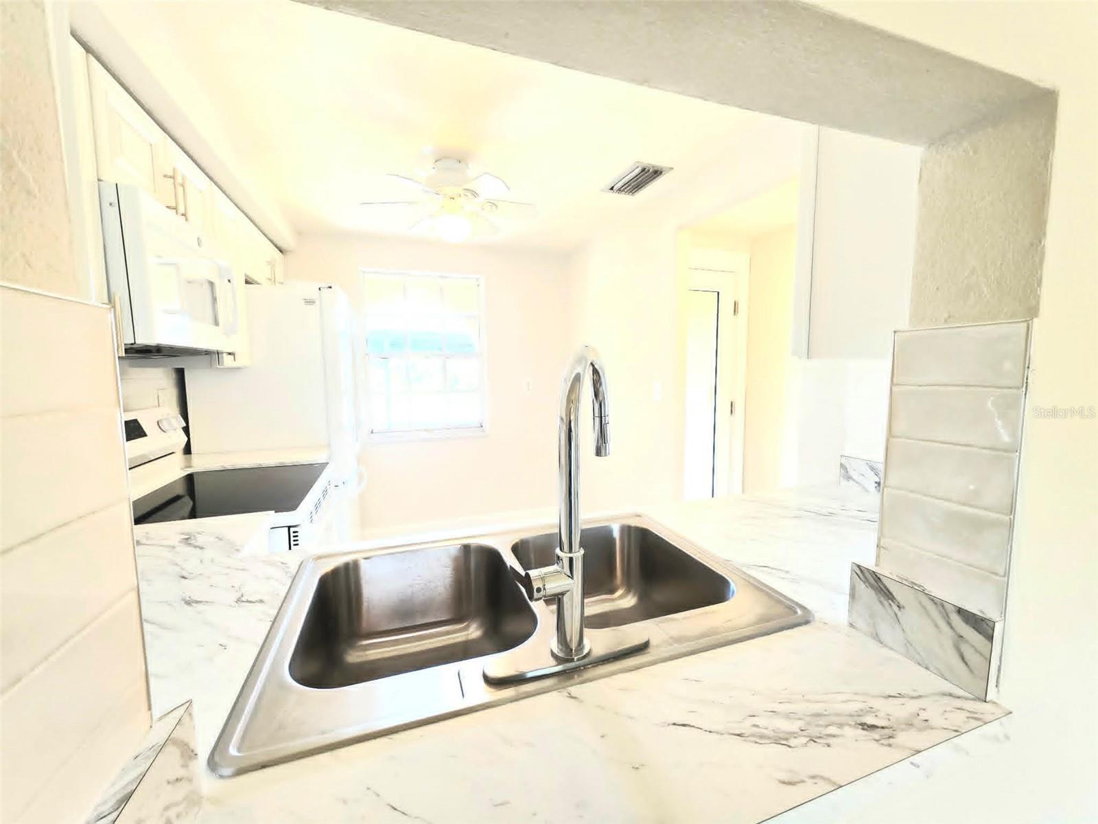 Image 4 of 29 For 4213 Hampton Drive 4213