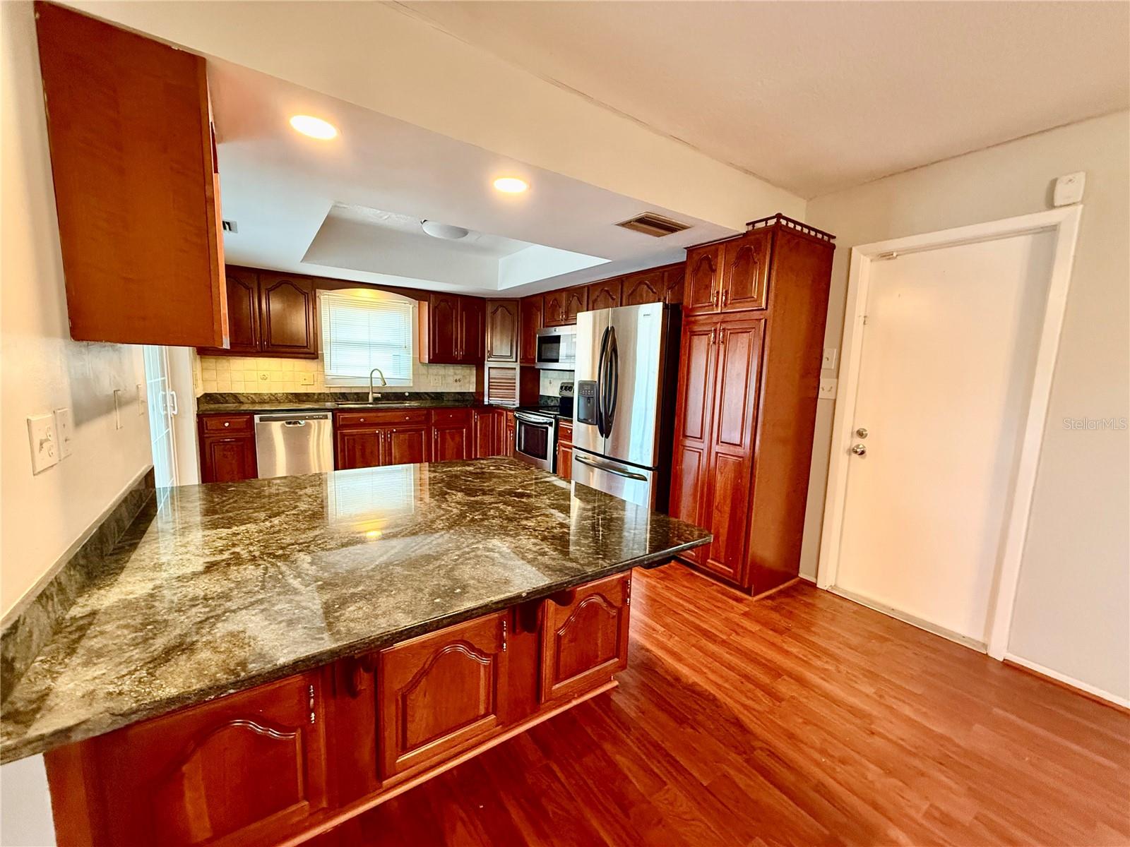 Image 16 of 44 For 7607 Vienna Lane