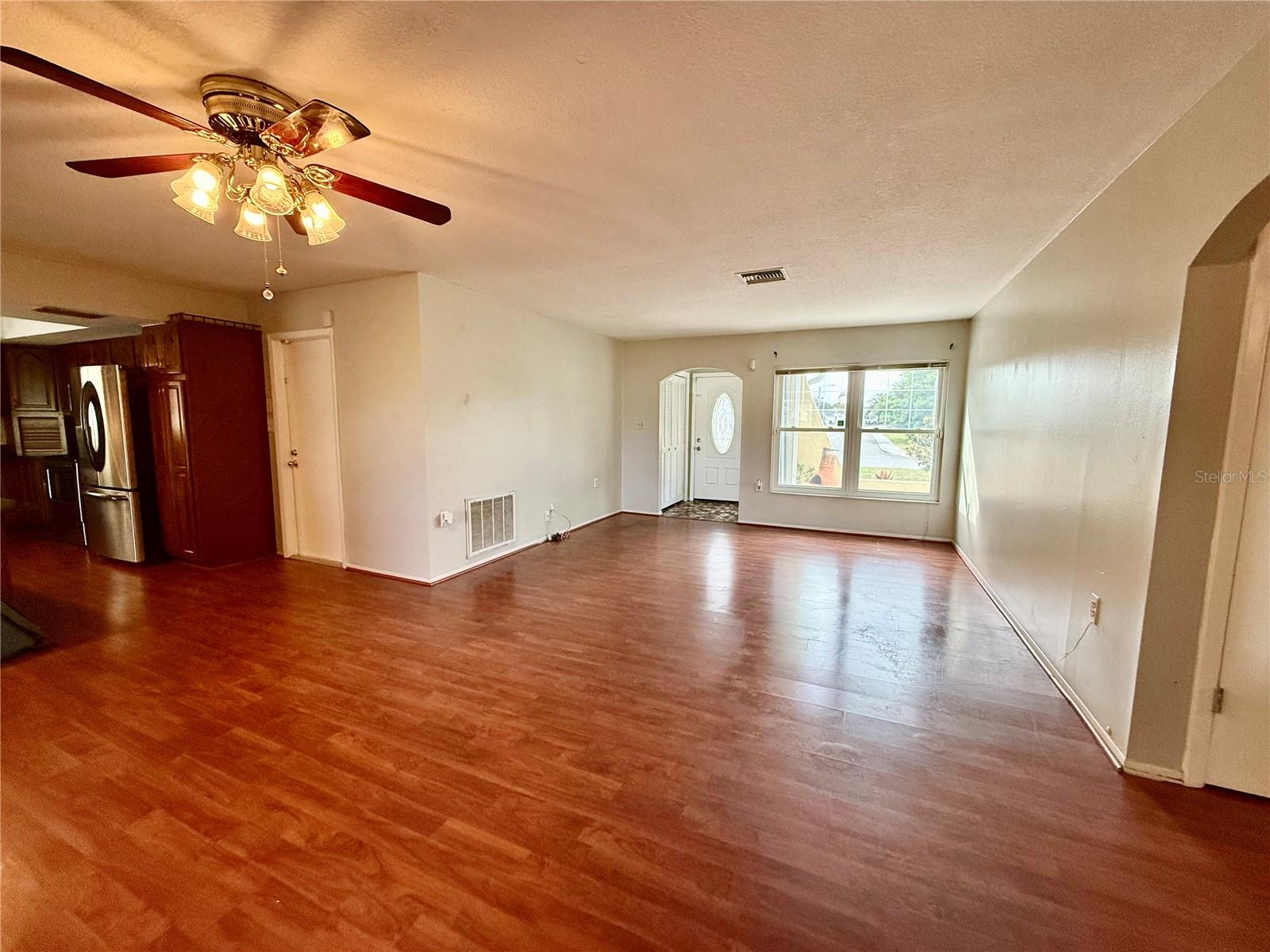 Image 17 of 44 For 7607 Vienna Lane