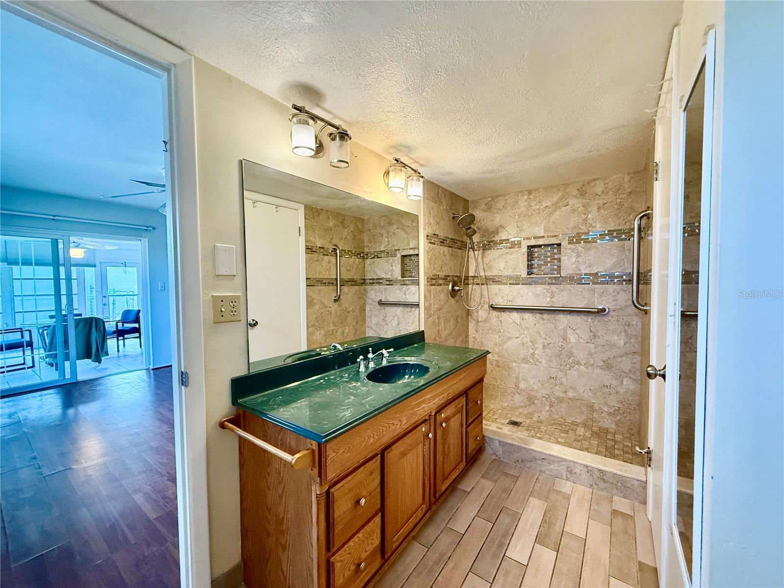 Image 19 of 44 For 7607 Vienna Lane