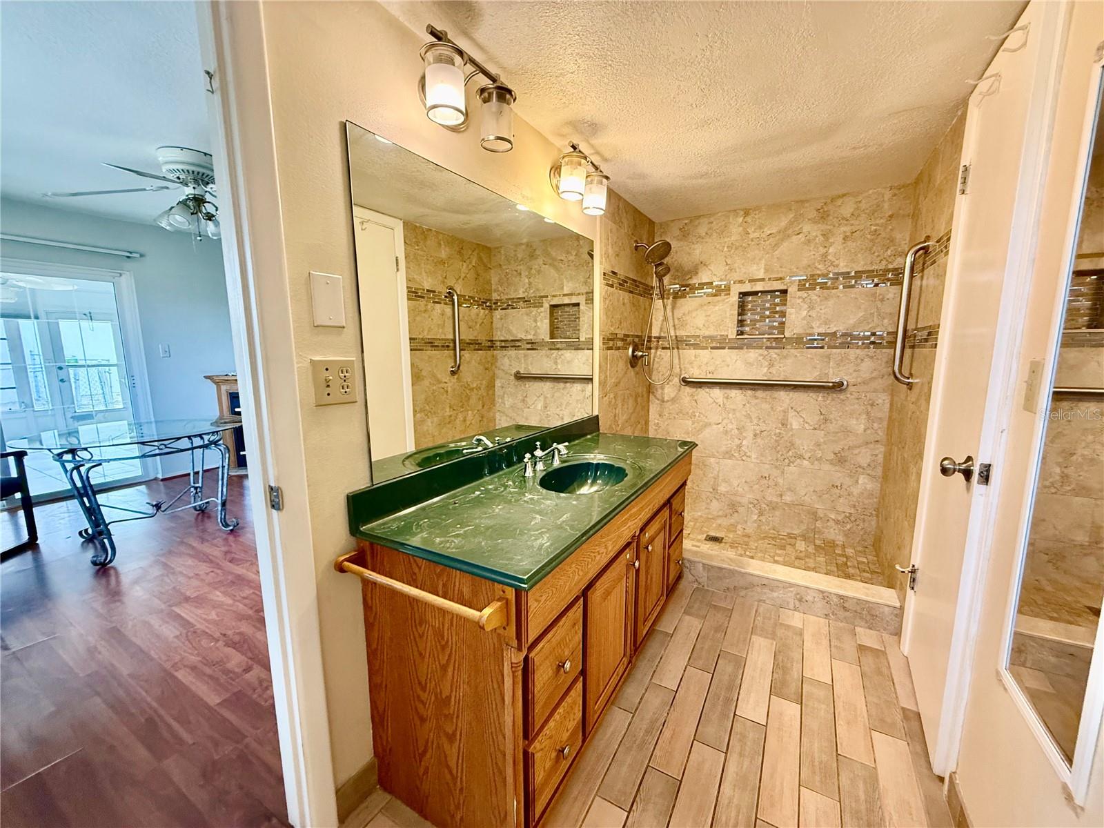 Image 20 of 44 For 7607 Vienna Lane
