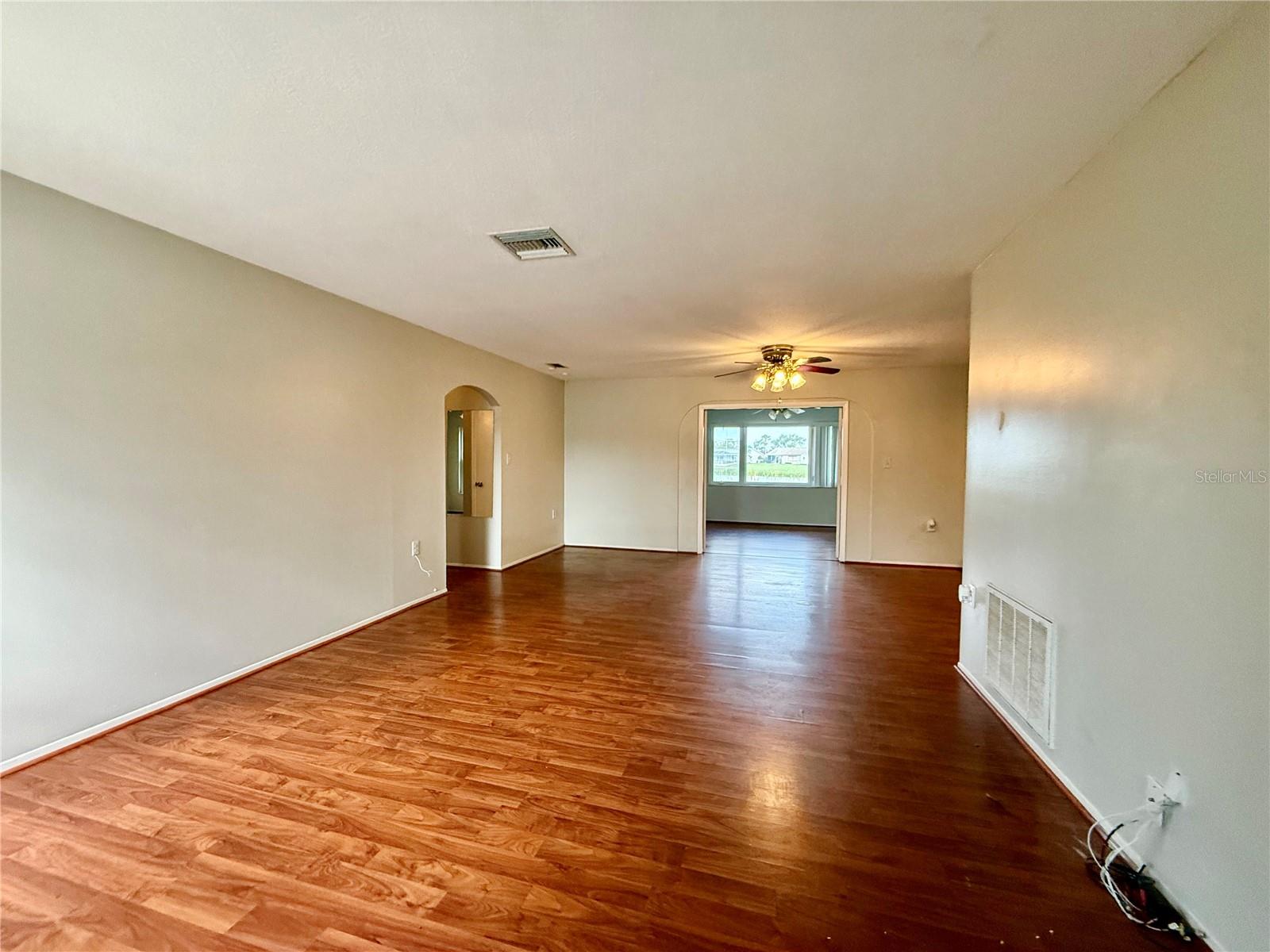 Image 4 of 44 For 7607 Vienna Lane