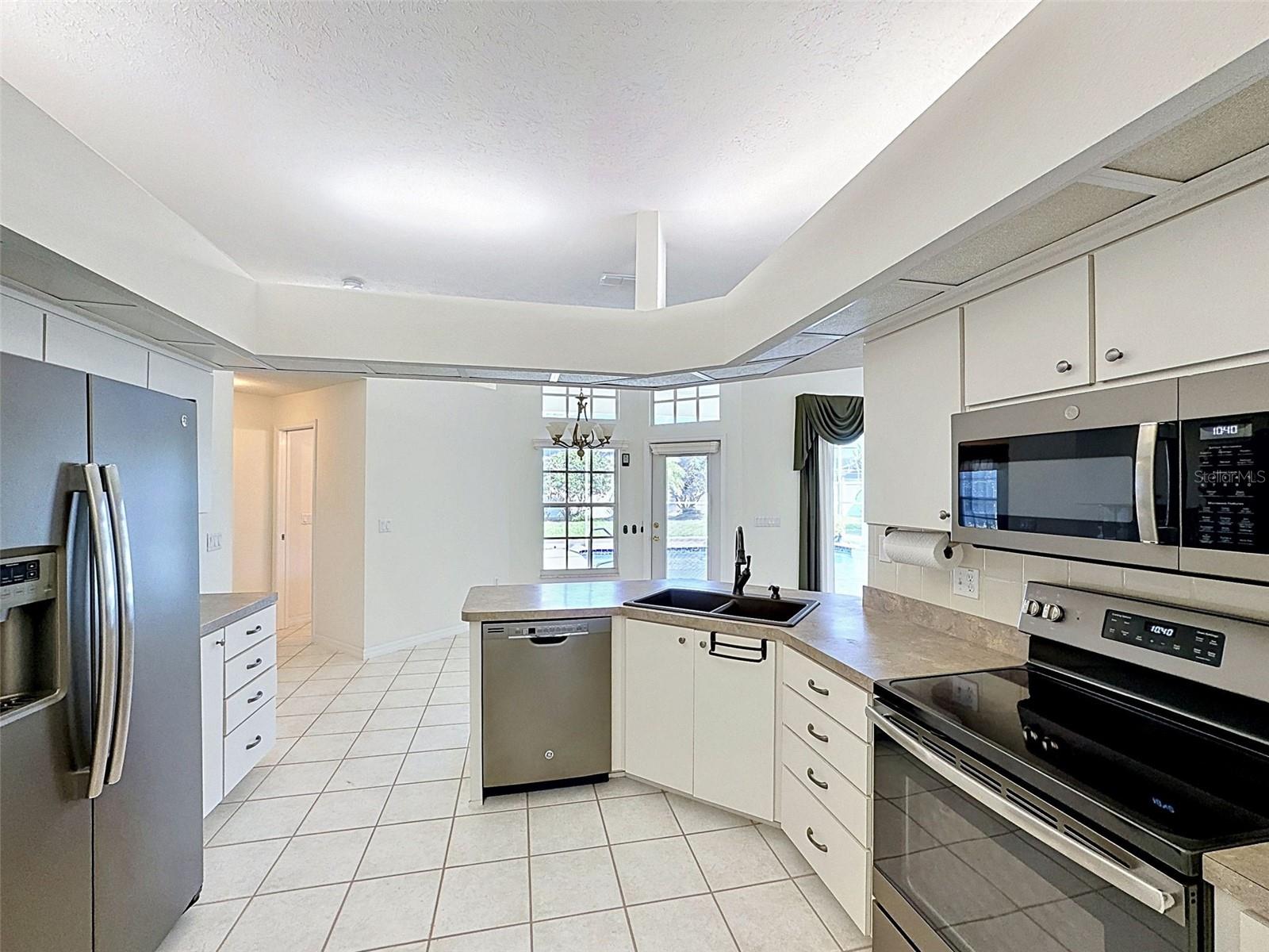 Image 16 of 48 For 7839 Roundelay Drive
