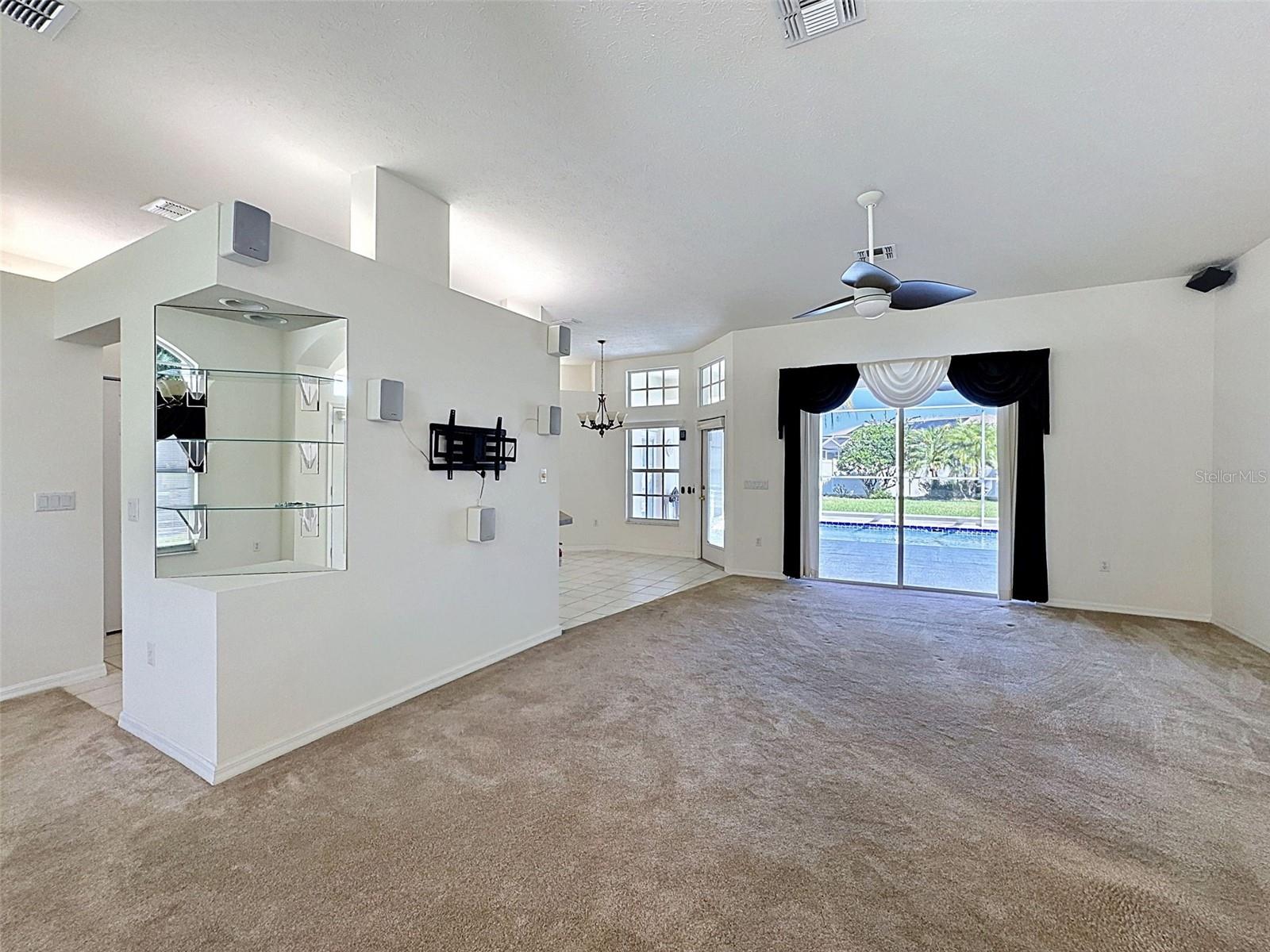 Image 5 of 48 For 7839 Roundelay Drive