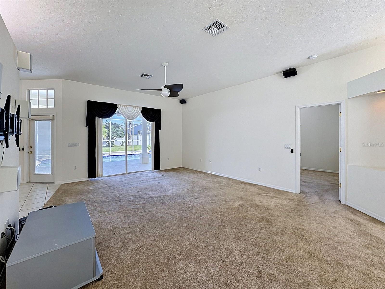 Image 6 of 48 For 7839 Roundelay Drive