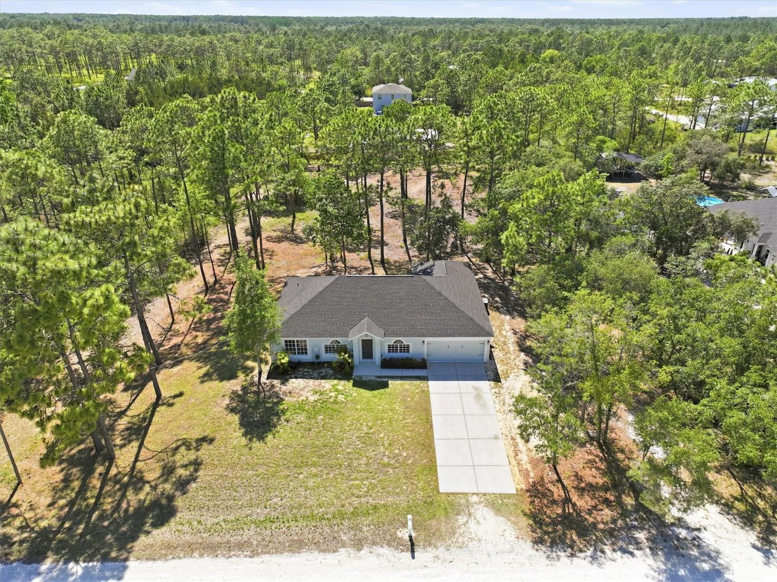 Image 3 of 52 For 18063 Parrot Road