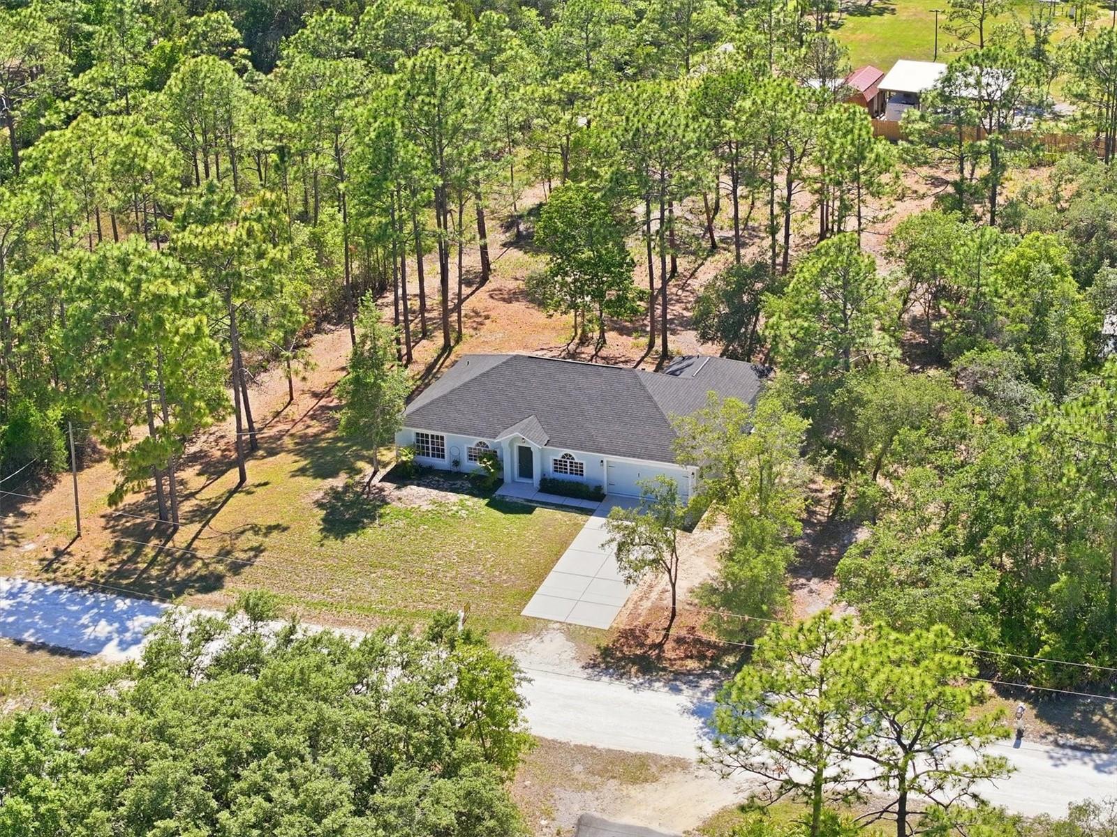 Image 5 of 52 For 18063 Parrot Road