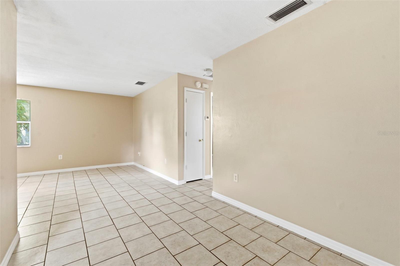 Image 15 of 53 For 3052 Park Lane B