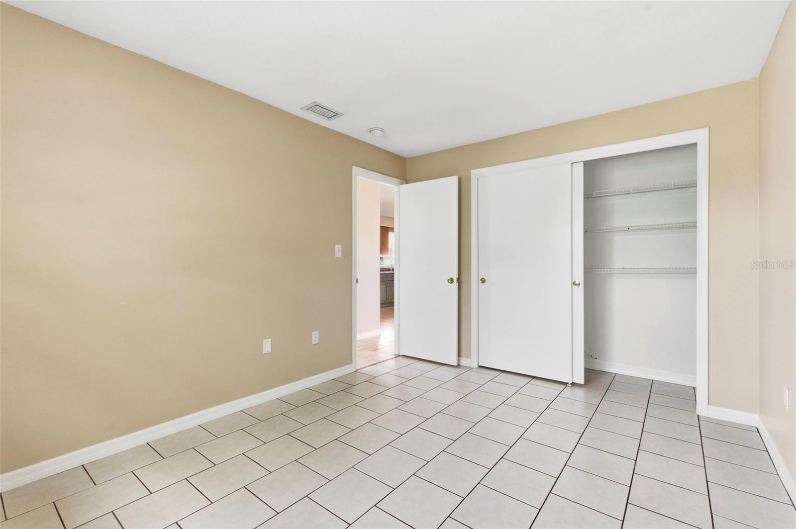 Image 30 of 53 For 3052 Park Lane B